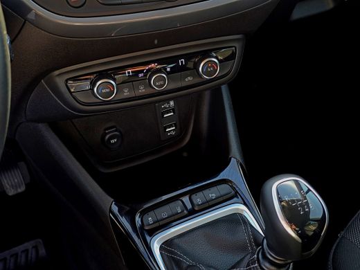 Opel Crossland 1.2 Turbo Elegance - 110 Pk - Euro 6 - Navi - ParkeerCamera - Cruise Control - AC ActivLease financial lease