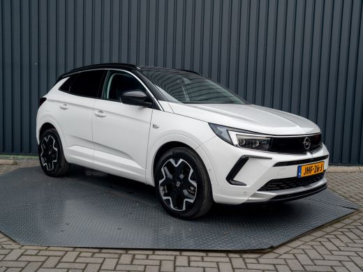 Opel Grandland 1.2 Turbo Ultimate | Led Matrix | Elk A-klep | Keyless | Prijs Rijklaar!! ActivLease financial lease