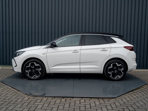 Opel Grandland 1.2 Turbo Ultimate | Led Matrix | Elk A-klep | Keyless | Prijs Rijklaar!! ActivLease financial lease