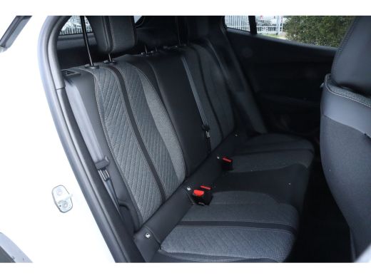 Peugeot 2008 1.2 PureTech 100 Allure Camera Achter l NL auto l Climate control ActivLease financial lease