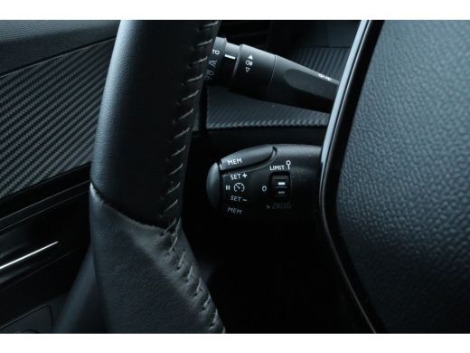 Peugeot 2008 1.2 PureTech 100 Allure Camera Achter l NL auto l Climate control ActivLease financial lease