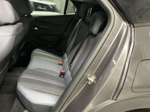 Peugeot 2008 1.2 PureTech Allure Camera | Afneembare Trekhaak | Stoelverwarming | Leder/Stof | Cruise | Climat... ActivLease financial lease