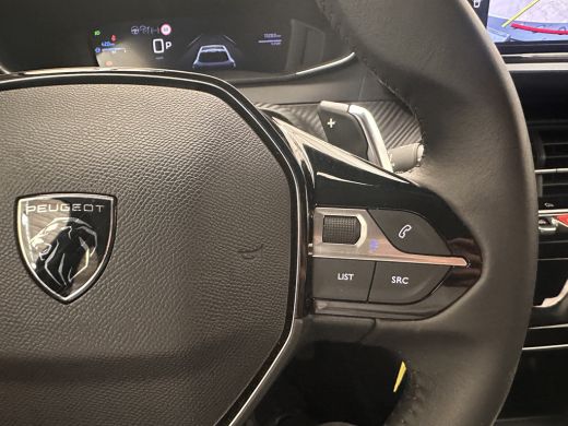 Peugeot 208 Hybrid 136 e-DCS6 Allure Camera Voor + Achter | Leder/Stof | Digitaal Dashboard | Parkeersensoren... ActivLease financial lease