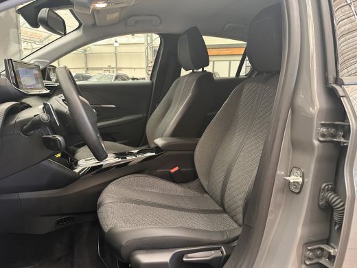 Peugeot 208 Hybrid 136 e-DCS6 Allure Camera Voor + Achter | Leder/Stof | Digitaal Dashboard | Parkeersensoren... ActivLease financial lease