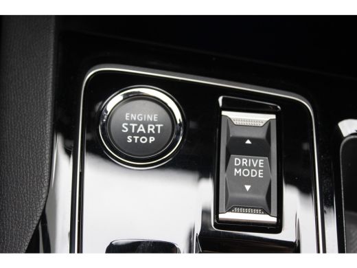 Peugeot 3008 1.2 PURETECH 130PK GT PACK AUTOMAAT / NAVI / LEDER / CLIMA / PDC / 19" LMV / CAMERA / BLACK PACK ... ActivLease financial lease