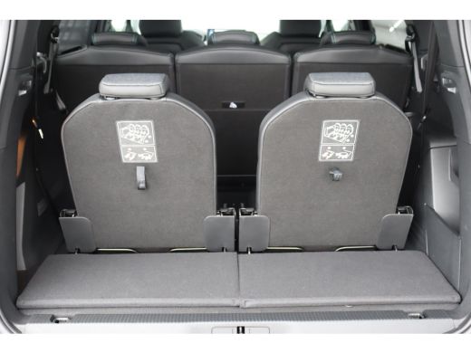 Peugeot 5008 1.2 PURETECH 130PK 7-ZITS ALLURE PACK AUTOMAAT / NAVI / LEDER / CLIMA / PDC / 18" LMV / CAMERA / ... ActivLease financial lease