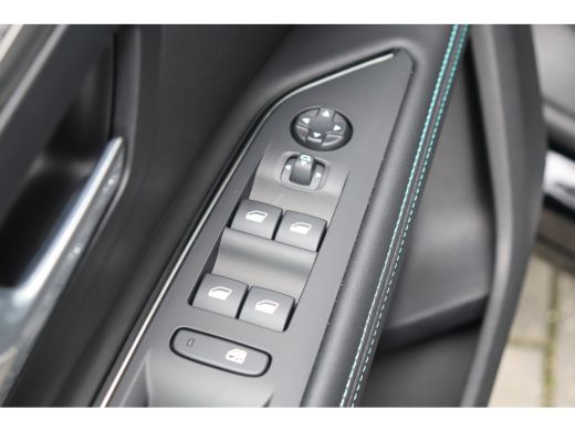 Peugeot 5008 1.2 PURETECH 130PK 7-ZITS ALLURE PACK AUTOMAAT / NAVI / LEDER / CLIMA / PDC / 18" LMV / CAMERA / ... ActivLease financial lease