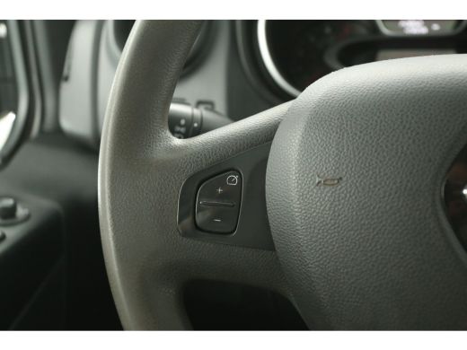 Renault Trafic 2.0 dCi T29 L2H1 | DC | Airco | Cruise | Trekh. | Navi | Imperiaal | Parkeersens. ActivLease financial lease