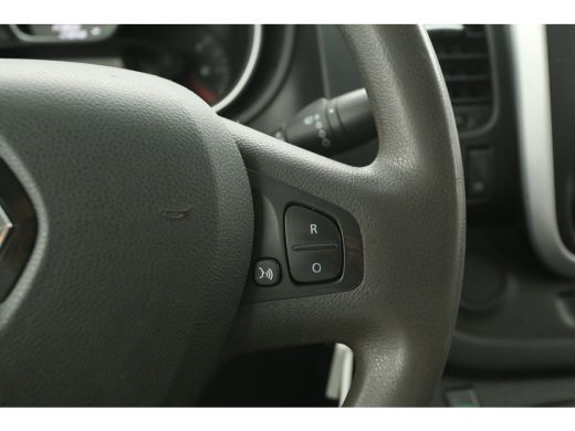 Renault Trafic 2.0 dCi T29 L2H1 | DC | Airco | Cruise | Trekh. | Navi | Imperiaal | Parkeersens. ActivLease financial lease
