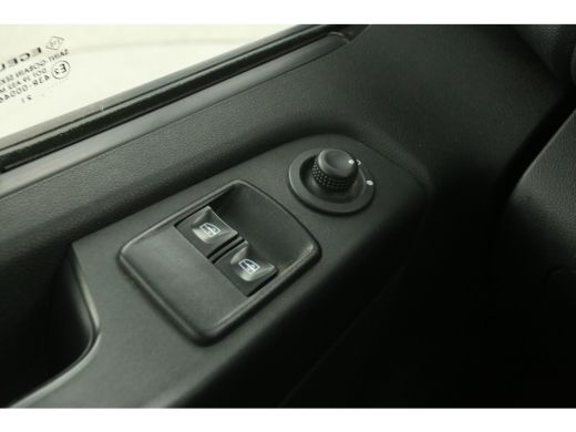 Renault Trafic 2.0 dCi T29 L2H1 | DC | Airco | Cruise | Trekh. | Navi | Imperiaal | Parkeersens. ActivLease financial lease