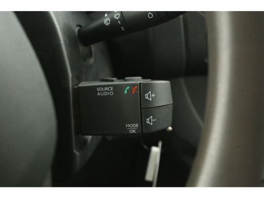 Renault Trafic 2.0 dCi T29 L2H1 | DC | Airco | Cruise | Trekh. | Navi | Imperiaal | Parkeersens. ActivLease financial lease