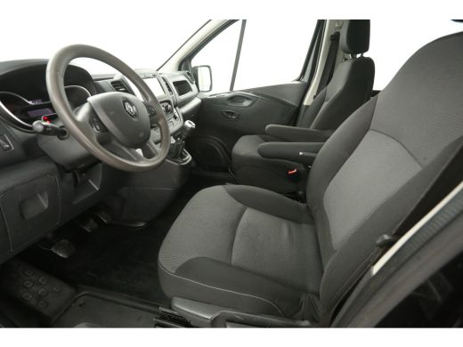 Renault Trafic 2.0 dCi T29 L2H1 | DC | Airco | Cruise | Trekh. | Navi | Imperiaal | Parkeersens. ActivLease financial lease