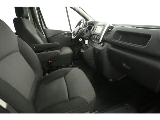 Renault Trafic 2.0 dCi T29 L2H1 | DC | Airco | Cruise | Trekh. | Navi | Imperiaal | Parkeersens. ActivLease financial lease