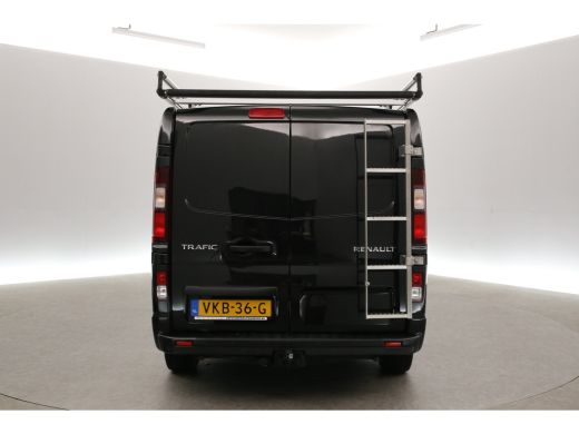 Renault Trafic 2.0 dCi T29 L2H1 | DC | Airco | Cruise | Trekh. | Navi | Imperiaal | Parkeersens. ActivLease financial lease
