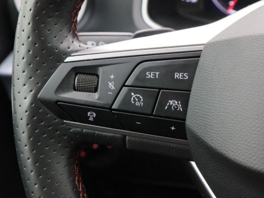 Seat Arona 1.0 TSi 115 Pk Automaat FR Anniversary | Adaptive Cruise | Carplay | LED | Stoel Verwarming | Par... ActivLease financial lease