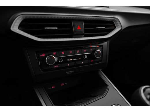 Seat Arona FR Anniversary | Achteruitrijcamera | Airconditioning automatisch met 2-zone-temperatuurregeling ... ActivLease financial lease