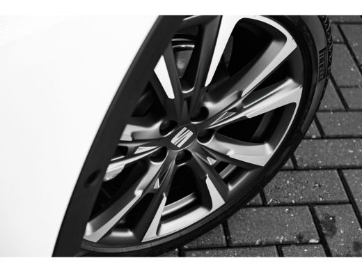 Seat Arona FR Anniversary | Achteruitrijcamera | Airconditioning automatisch met 2-zone-temperatuurregeling ... ActivLease financial lease