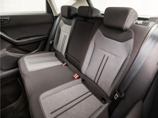 Seat Ateca 1.5 TSI Sport 150Pk Automaat (APPLE CARPLAY, GROOT NAVI, BEATS AUDIO, STUUR/STOELVERWARMING, SPOR... ActivLease financial lease