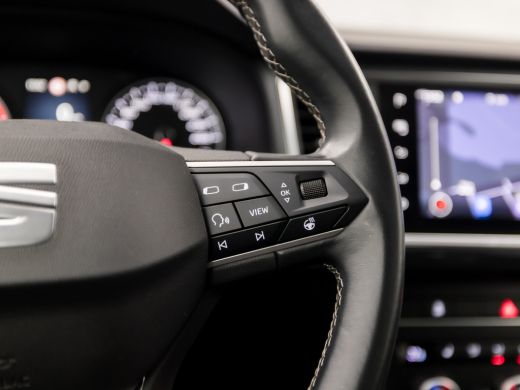 Seat Ateca 1.5 TSI Sport 150Pk Automaat (APPLE CARPLAY, GROOT NAVI, BEATS AUDIO, STUUR/STOELVERWARMING, SPOR... ActivLease financial lease