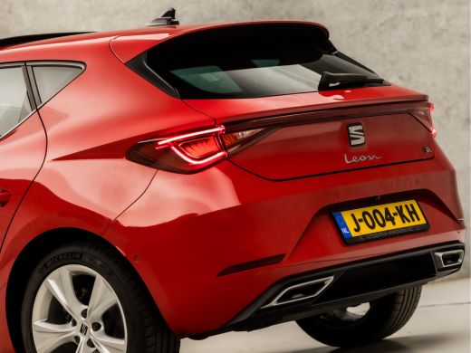Seat Leon 1.5 TSI FR Sport Automaat (SCHUIFDAK, APPLE CARPLAY, VIRTUAL COCKPIT, CAMERA, STOEL/STUURVERWARMI... ActivLease financial lease