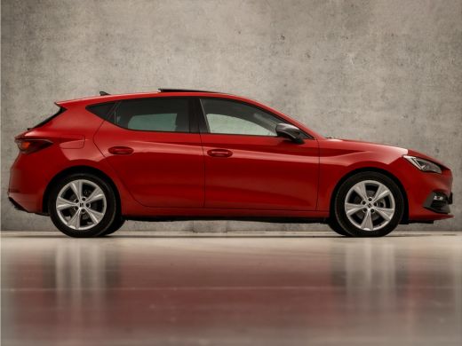 Seat Leon 1.5 TSI FR Sport Automaat (SCHUIFDAK, APPLE CARPLAY, VIRTUAL COCKPIT, CAMERA, STOEL/STUURVERWARMI... ActivLease financial lease