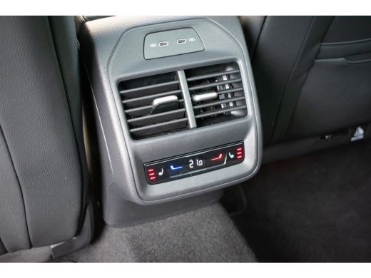 Skoda Superb Combi 1.5 TSI MHEV Business Edition -Pano-LED-Keyless-Stoelvent en mass.-ACC- ActivLease financial lease