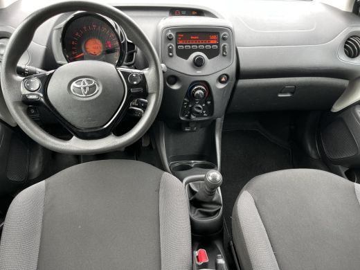 Toyota Aygo 1.0 VVT-i x-fun | 5 deurs | Airconditioning | Fietsendragerbeugel | Bluetooth | ActivLease financial lease