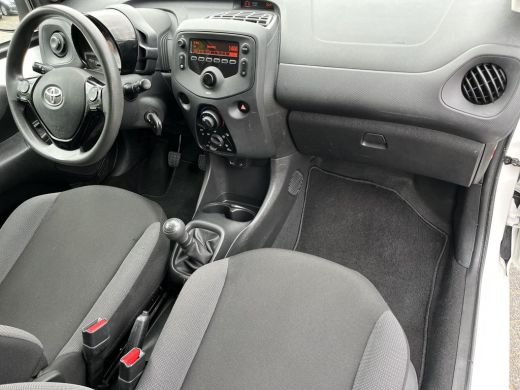 Toyota Aygo 1.0 VVT-i x-fun | 5 deurs | Airconditioning | Fietsendragerbeugel | Bluetooth | ActivLease financial lease