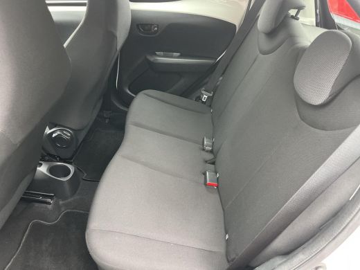 Toyota Aygo 1.0 VVT-i x-fun | 5 deurs | Airconditioning | Fietsendragerbeugel | Bluetooth | ActivLease financial lease