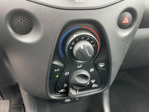 Toyota Aygo 1.0 VVT-i x-fun | 5 deurs | Airconditioning | Fietsendragerbeugel | Bluetooth | ActivLease financial lease