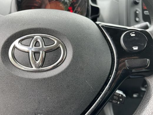 Toyota Aygo 1.0 VVT-i x-fun | 5 deurs | Airconditioning | Fietsendragerbeugel | Bluetooth | ActivLease financial lease