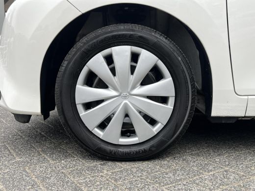 Toyota Aygo 1.0 VVT-i x-fun | 5 deurs | Airconditioning | Fietsendragerbeugel | Bluetooth | ActivLease financial lease