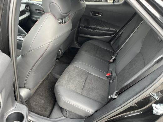 Toyota C-HR 2.0 Plug-in Hybrid 220 GR SPORT | Navigatie | Apple CarPlay/Android auto | Achteruitrijcamera | E... ActivLease financial lease