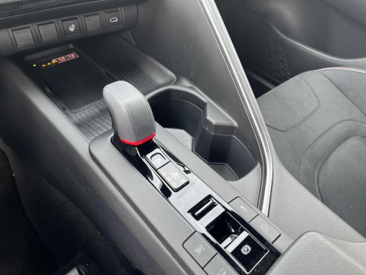 Toyota C-HR 2.0 Plug-in Hybrid 220 GR SPORT | Navigatie | Apple CarPlay/Android auto | Achteruitrijcamera | E... ActivLease financial lease