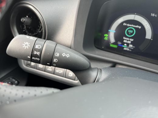 Toyota C-HR 2.0 Plug-in Hybrid 220 GR SPORT | Navigatie | Apple CarPlay/Android auto | Achteruitrijcamera | E... ActivLease financial lease