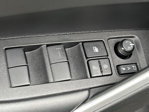 Toyota Corolla Cross Hybrid 200 Dynamic | Stoel- + stuurverwarming | Navigatie | Keyless entry | LED koplampen | ActivLease financial lease