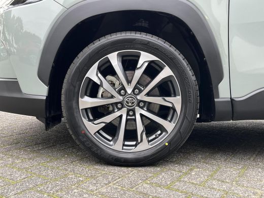 Toyota Corolla Cross Hybrid 200 Dynamic | Stoel- + stuurverwarming | Navigatie | Keyless entry | LED koplampen | ActivLease financial lease