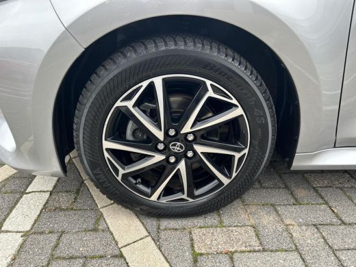 Toyota Yaris 1.5 Hybrid Dynamic ActivLease financial lease