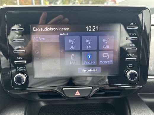 Toyota Yaris 1.5 Hybrid Dynamic ActivLease financial lease