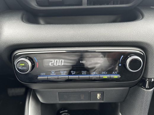 Toyota Yaris 1.5 Hybrid Dynamic ActivLease financial lease