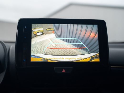 Toyota Yaris Cross 1.5 Hybrid AWD Adventure | Blind Spot | Stoel & Stuur verw. | Parkeersensoren | Prijs Rijklaar!! ActivLease financial lease