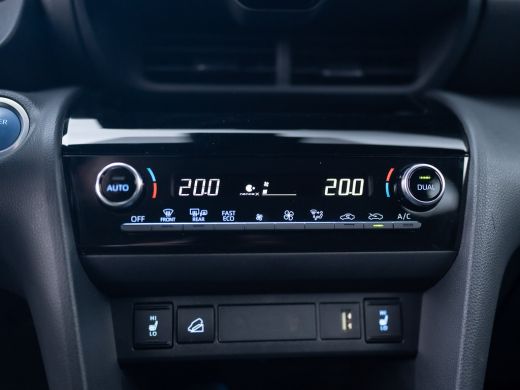 Toyota Yaris Cross 1.5 Hybrid AWD Adventure | Blind Spot | Stoel & Stuur verw. | Parkeersensoren | Prijs Rijklaar!! ActivLease financial lease