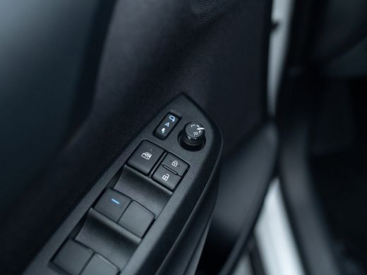 Toyota Yaris Cross 1.5 Hybrid AWD Adventure | Blind Spot | Stoel & Stuur verw. | Parkeersensoren | Prijs Rijklaar!! ActivLease financial lease