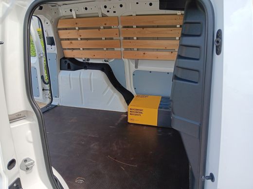 Volkswagen Caddy 2.0 TDI 102PK Comfort, SPORTSTOELEN, AIRCO, NAVIGATIE, 18" LMV, incl. 12 MND BOVAGGARANTIE Uniek! ActivLease financial lease