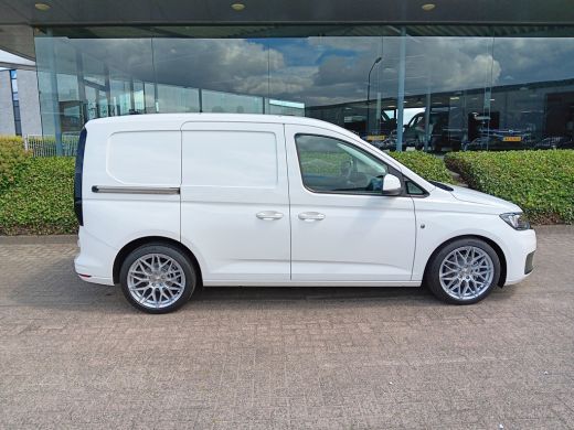 Volkswagen Caddy 2.0 TDI 102PK Comfort, SPORTSTOELEN, AIRCO, NAVIGATIE, 18" LMV, incl. 12 MND BOVAGGARANTIE Uniek! ActivLease financial lease