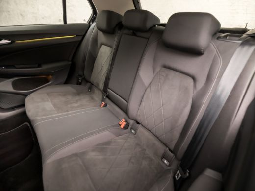 Volkswagen Golf 1.5 TSI Sport (SCHUIFDAK, 4 CILINDER, APPLE CARPLAY, MEMORY SEATS, CAMERA, SFEERVERLICHTING, ALCA... ActivLease financial lease