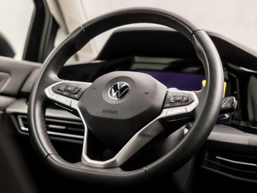 Volkswagen Golf 1.5 TSI Sport (SCHUIFDAK, 4 CILINDER, APPLE CARPLAY, MEMORY SEATS, CAMERA, SFEERVERLICHTING, ALCA... ActivLease financial lease