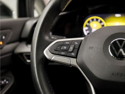 Volkswagen Golf 1.5 TSI Sport (SCHUIFDAK, 4 CILINDER, APPLE CARPLAY, MEMORY SEATS, CAMERA, SFEERVERLICHTING, ALCA... ActivLease financial lease