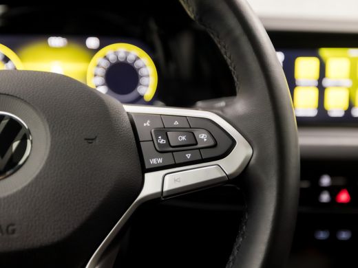 Volkswagen Golf 1.5 TSI Sport (SCHUIFDAK, 4 CILINDER, APPLE CARPLAY, MEMORY SEATS, CAMERA, SFEERVERLICHTING, ALCA... ActivLease financial lease