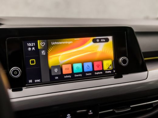 Volkswagen Golf 1.5 TSI Sport (SCHUIFDAK, 4 CILINDER, APPLE CARPLAY, MEMORY SEATS, CAMERA, SFEERVERLICHTING, ALCA... ActivLease financial lease